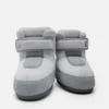 Botas de ante gris con correa Icon de Moon Boot X Vandythepink®