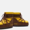Botas Moon Boot X Guest in Residence Icon Low de nailon en color girasol y cacao
