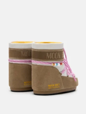 Botines Moon Boot X Guest in Residence Icon Low de ante con abalorios en color miel y arena