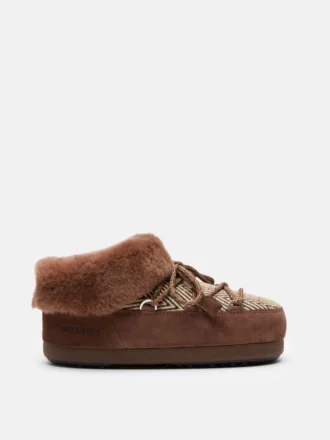 Moon Boot X Guest in Residence: Mules Evx Chalet de pelo sintético color cacao