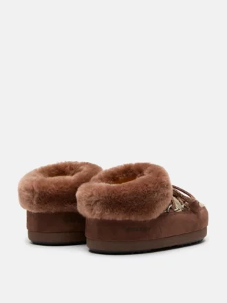 Moon Boot X Guest in Residence: Mules Evx Chalet de pelo sintético color cacao