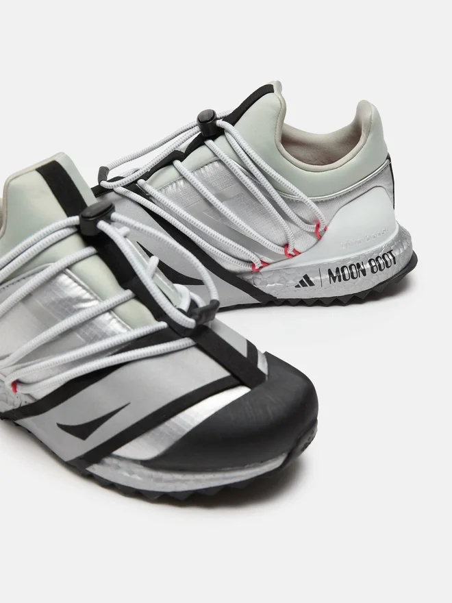 Zapatillas bajas Adidas X Moon Boot Ultraboost 1.0 en plata mate Zapatillas bajas Adidas X Moon Boot Ultraboost 1.0 en plata mate